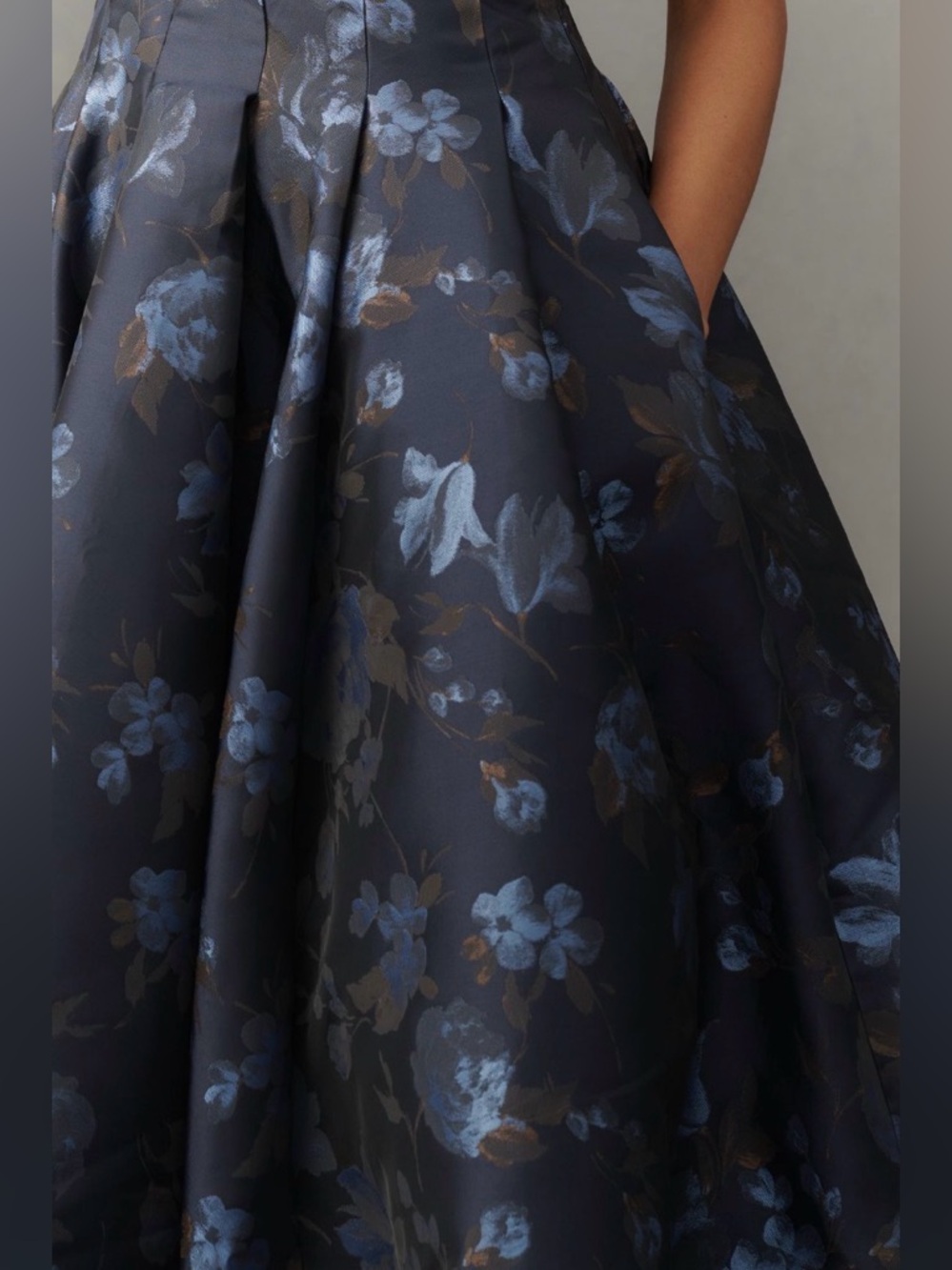 ✨ Anthropologie V-Neck Velvet Jacquard A-Line Midi Dress Sz 2P - Picture 2 of 9